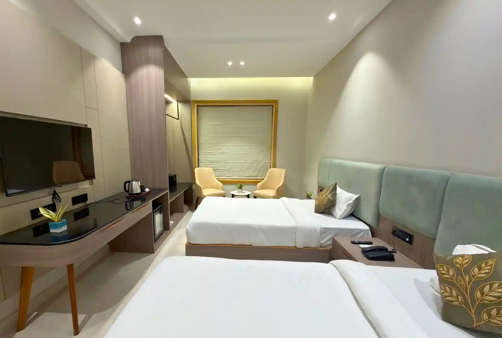 Luxury King Bed Chamber with Scenic Outlook - Golden Bagh Alwar