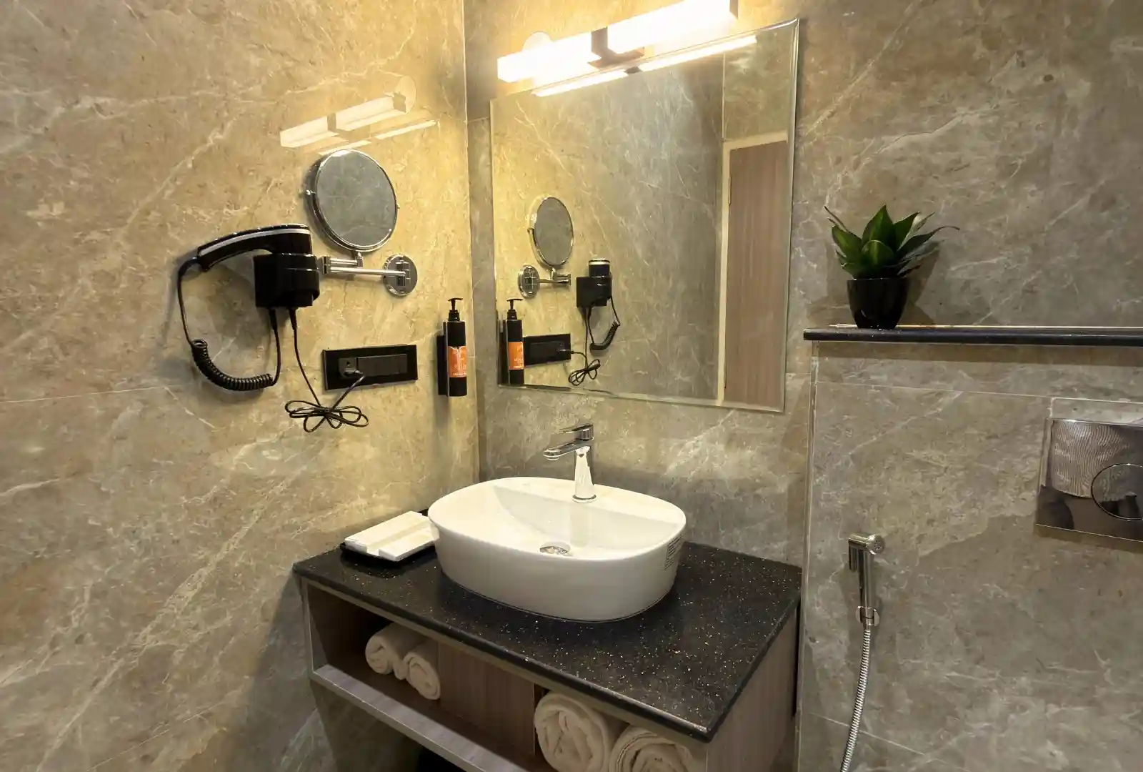 Spacious Living Suite & Reading Nook - Golden Bagh Alwar