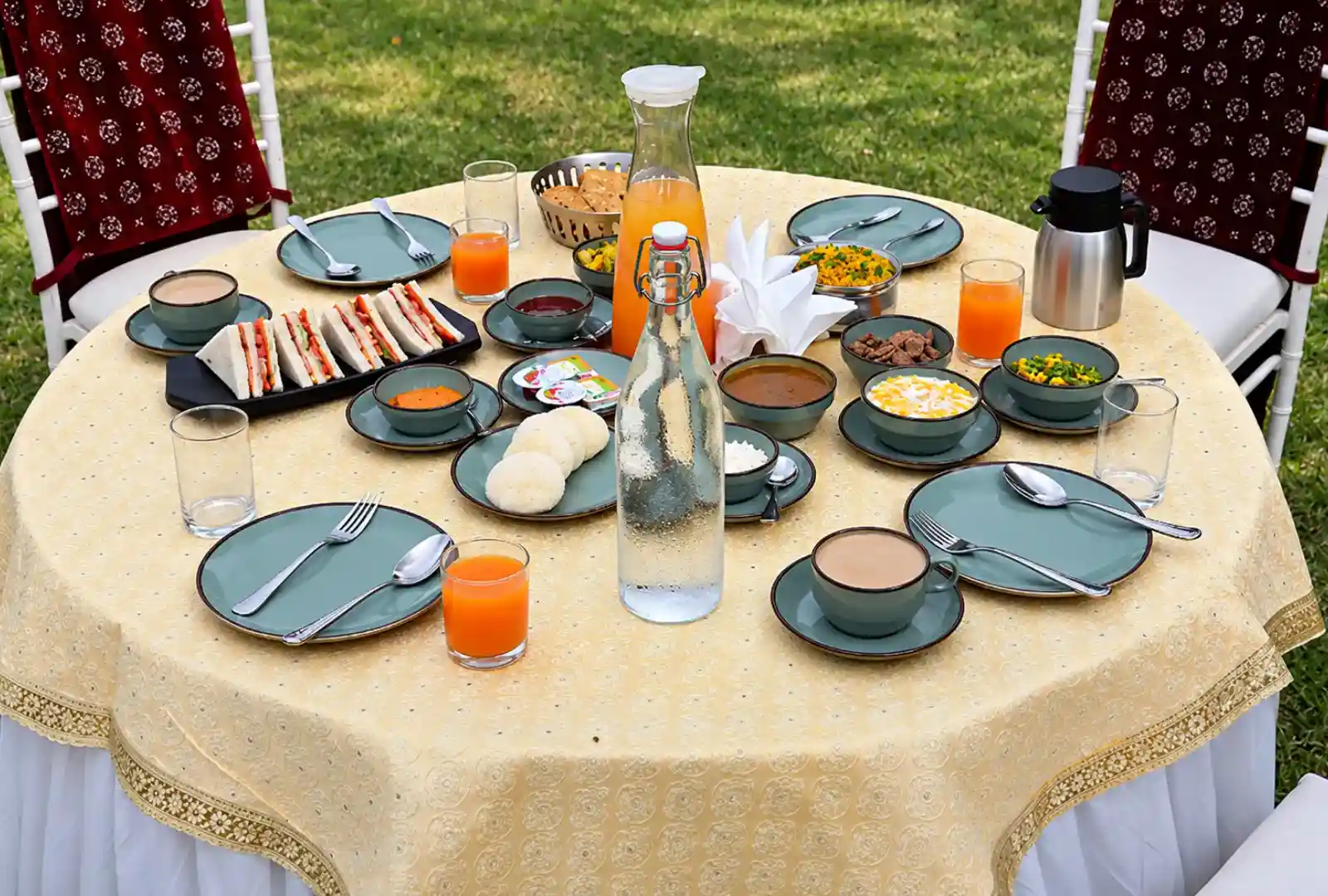 Outdoor Wedding Dining Under the Lights