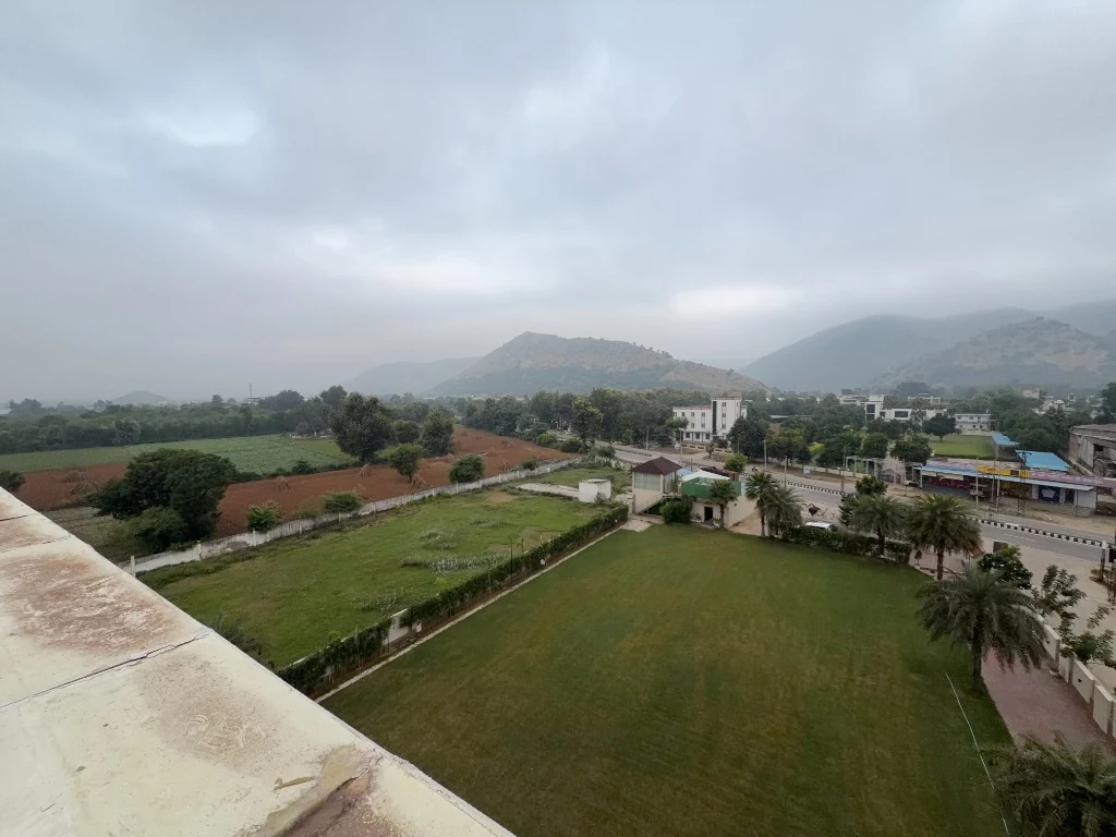 Expansive Celebration Turf and Mountain View